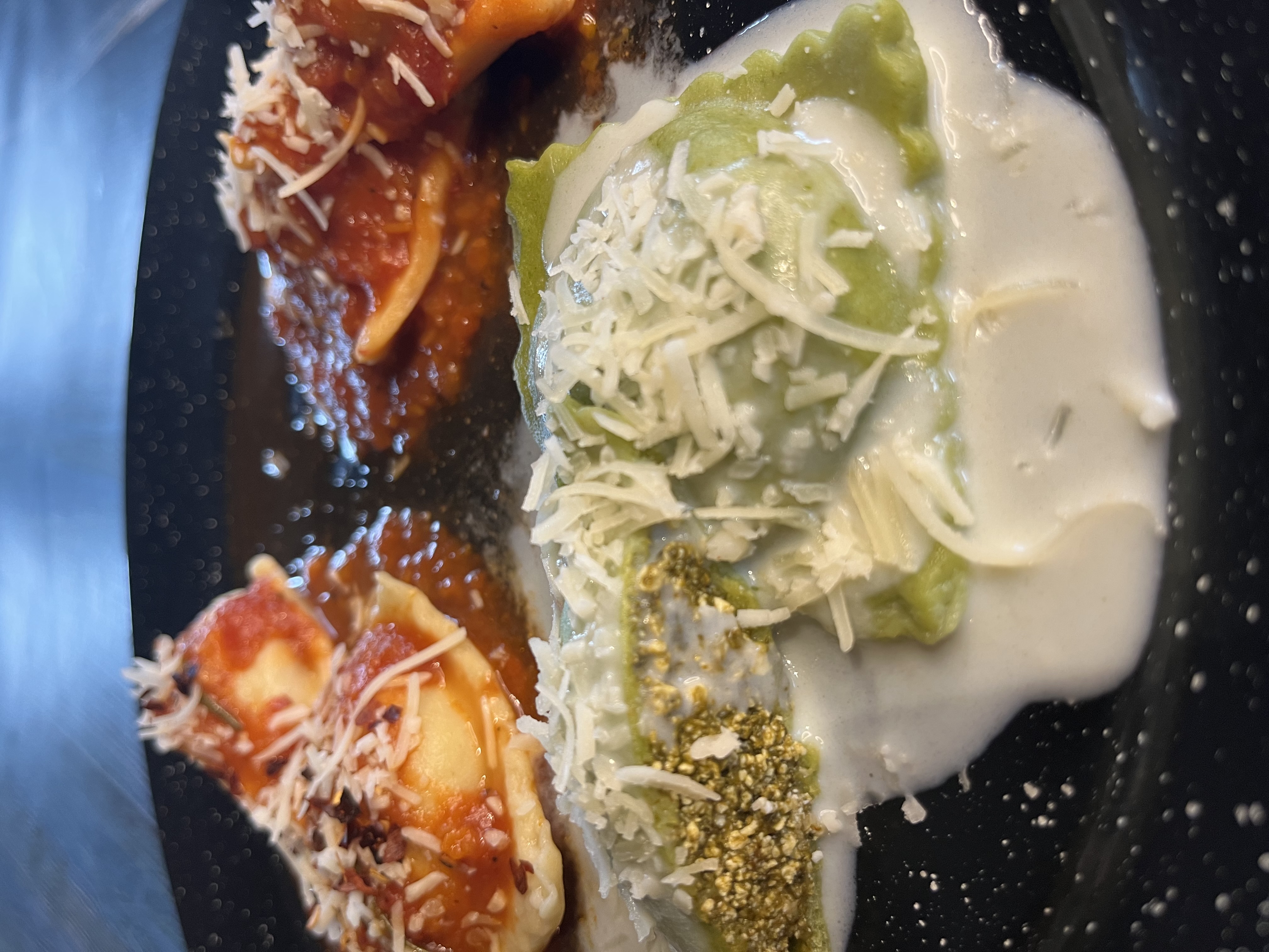 RAVIOLES RELLENOS DE ESPINACA Y RICOTTA